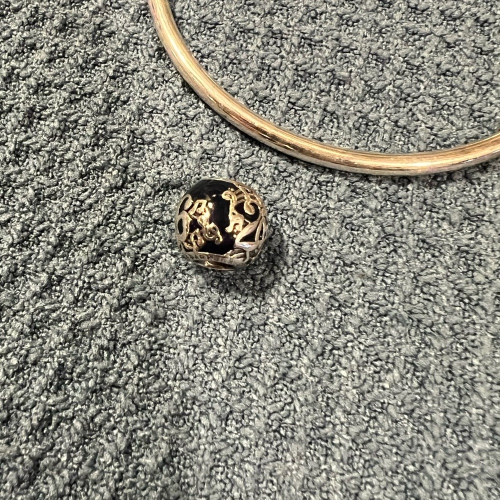 Authentic Disney Parks 2016 Pandora charm - Picture 2 of 6